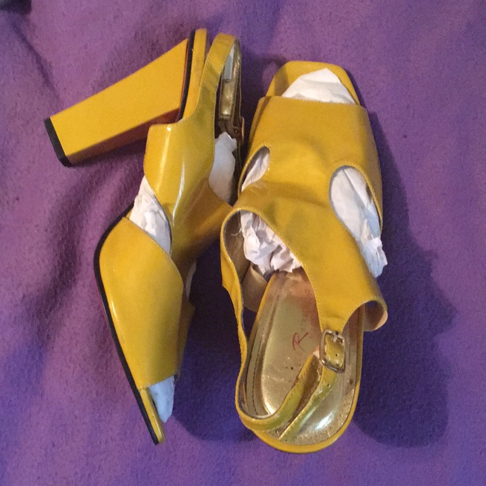 Ros Hommerson pumps